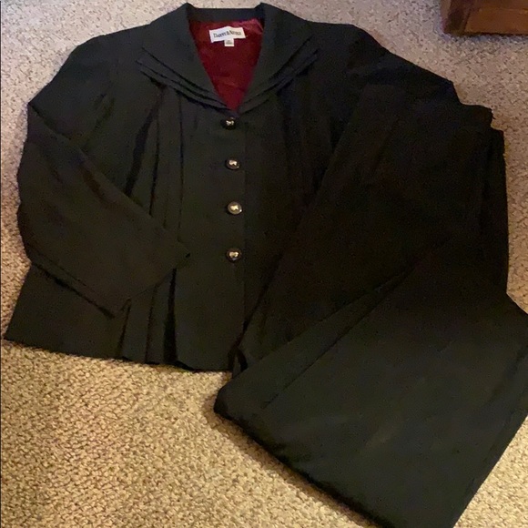 Danny & Nicole Other - Danny & Nicole Pant Suit